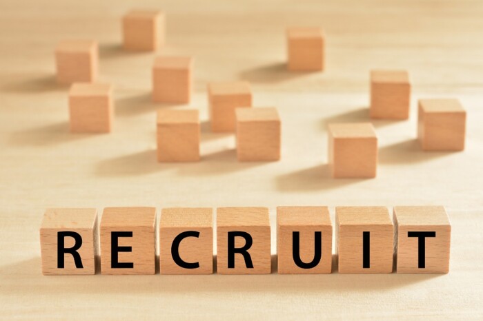 RECRUIT木製